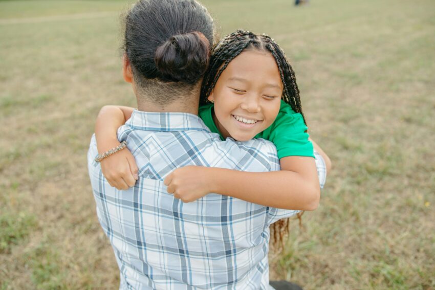 Zdjęcie do artykułu: Jak budować silną więź z dzieckiem od pierwszych dni życia